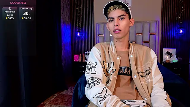 Room 69x online show from March 13, 2026, 12:56 pm