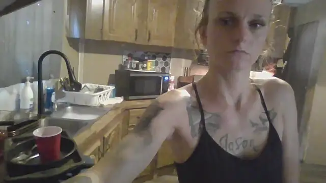 Snapshot of morethemerry chatting on April 15, 2026, 7:10 pm morethemerry online show from April 15, 2026, 7:10 pm