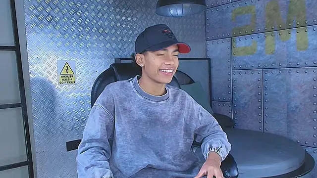 AlanCutee online show from September 29, 2025, 11:37 am