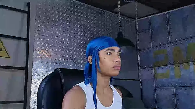 AlanCutee online show from October 31, 2025, 11:22 am