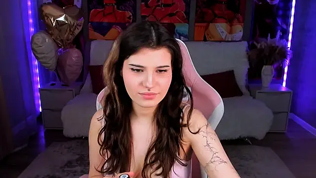 AnoraDark online show from April 4, 2026, 4:26 pm