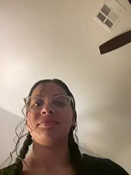 vixxnovalee online show from February 27, 2026, 10:04 am