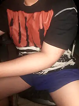 Snapshot of MinhTuan2002 chatting on October 26, 2025, 12:27 am MinhTuan2002 online show from October 26, 2025, 12:27 am