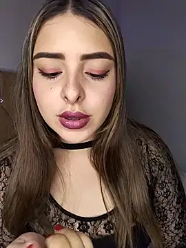 Nahomy cm online show from February 26, 2026, 6:51 pm