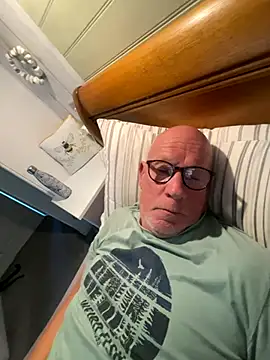 philefc online show from October 21, 2025, 8:15 am