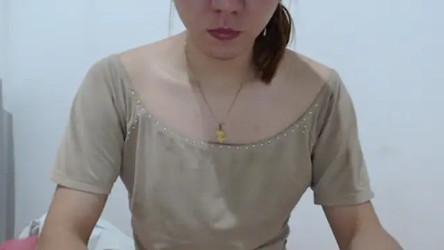 Dolly Peach  online show from February 20, 2026, 1:11 pm