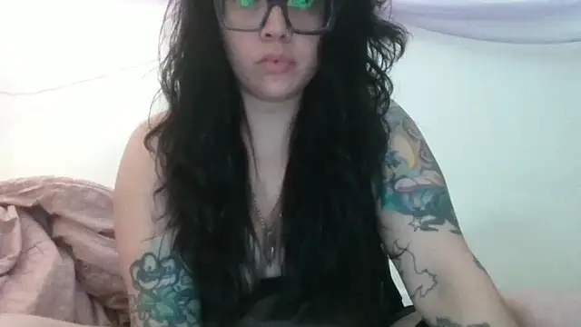 GypsyMamacita online show from June 21, 2026, 8:11 pm