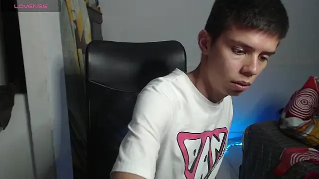 Snapshot of JhoanVelezModel chatting on October 13, 2025, 2:44 am JhoanVelezModel online show from October 13, 2025, 2:44 am