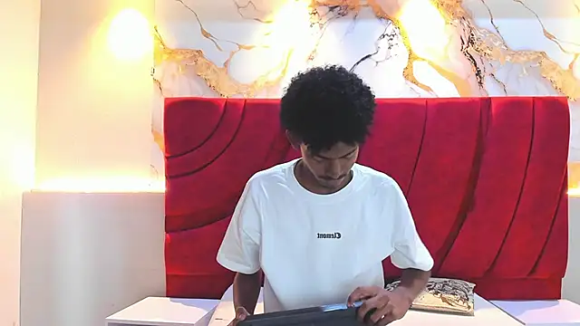 FYKMOR 1 online show from February 18, 2026, 7:54 pm