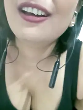 Queen Kushi4 online show from April 2, 2026, 4:04 pm