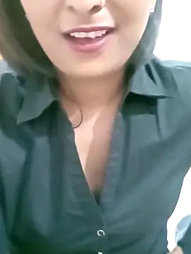 Snapshot of Queen_Kushi4 chatting on April 30, 2026, 8:37 pm Queen Kushi4 online show from April 30, 2026, 8:37 pm