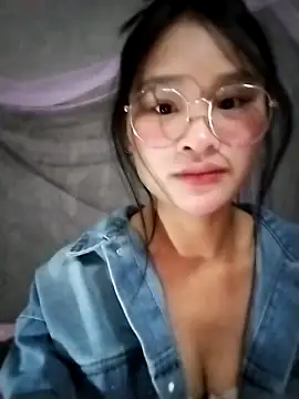 saronla 03 online show from December 3, 2025, 6:28 pm