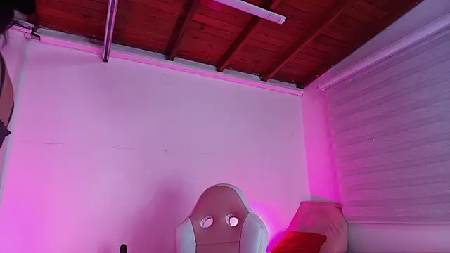 emma madi online show from October 7, 2025, 12:02 pm