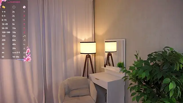 Snapshot of TomokoRocha chatting on October 9, 2025, 11:08 am TomokoRocha online show from October 9, 2025, 11:08 am