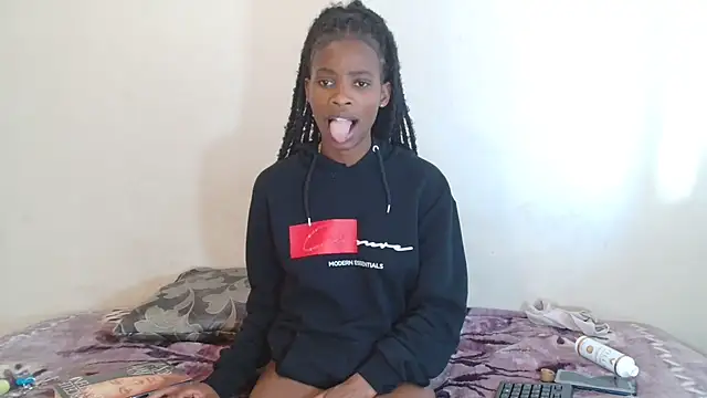 Snapshot of DarkChocox01 chatting on September 18, 2025, 1:02 pm DarkChocox01 online show from September 18, 2025, 1:02 pm