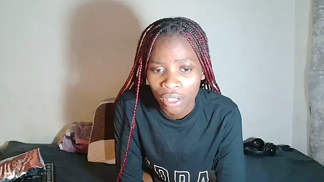 Snapshot of DarkChocox01 chatting on October 31, 2025, 4:30 pm DarkChocox01 online show from October 31, 2025, 4:30 pm