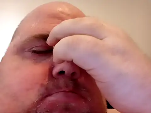 Snapshot of Nigel1121 chatting on April 7, 2026, 12:22 am Nigel1121 online show from April 7, 2026, 12:22 am