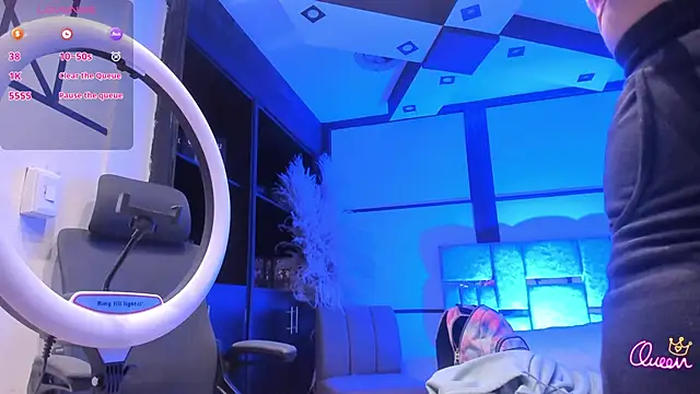 SamaraAnders  online show from April 4, 2026, 4:55 am