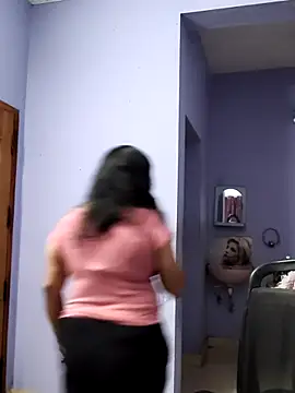 mallu-lover online show from November 30, 2025, 11:03 am