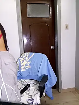 CharlotteSex  online show from January 7, 2026, 9:12 am