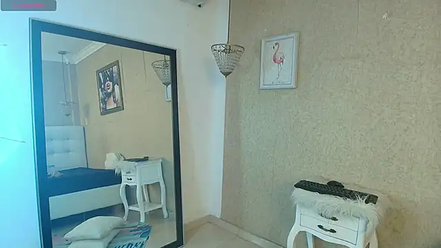 Miladiosa online show from November 26, 2025, 12:06 pm