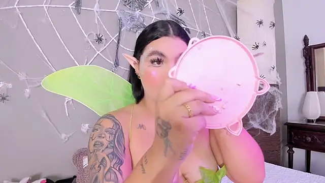 Snapshot of melody_blossom_ chatting on October 30, 2025, 8:31 pm melody blossom online show from October 30, 2025, 8:31 pm