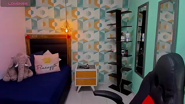 Snapshot of ROSIE_MOSS chatting on October 17, 2025, 7:16 pm ROSIE MOSS online show from October 17, 2025, 7:16 pm