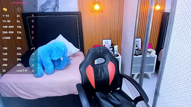 ROSIE MOSS online show from November 15, 2025, 3:30 pm