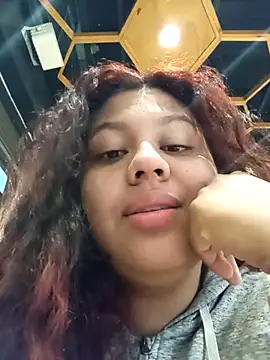 Snapshot of CloeStron chatting on October 30, 2025, 10:16 am CloeStron online show from October 30, 2025, 10:16 am