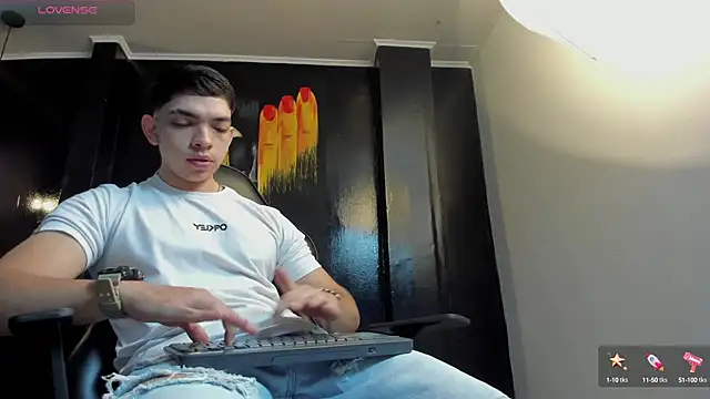 Eryonbradley online show from September 18, 2025, 11:12 am