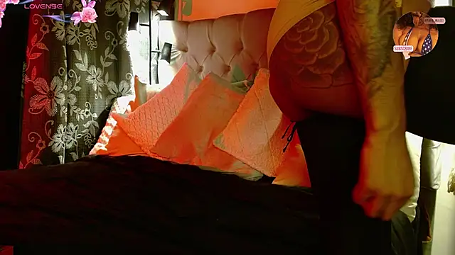 Snapshot of Dulce_Tara chatting on November 7, 2025, 5:40 am Dulce Tara online show from November 7, 2025, 5:40 am