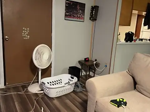 Htownswngn9 online show from March 15, 2026, 5:13 am