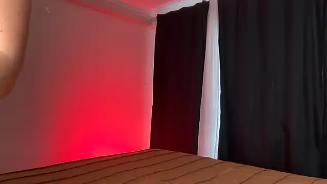 louiseberkeley online show from February 12, 2026, 5:46 am