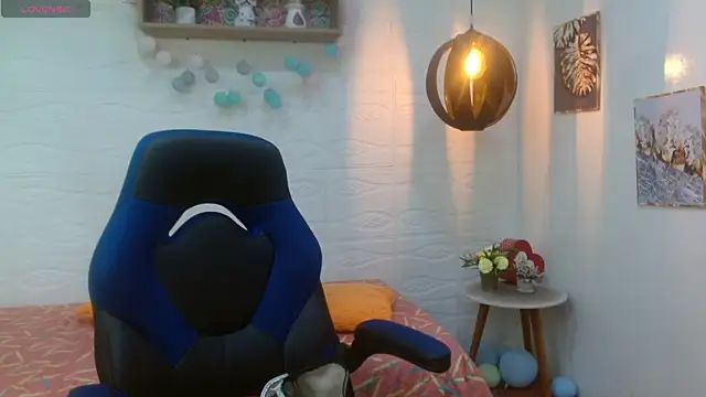 karlarousex online show from November 7, 2025, 2:44 am