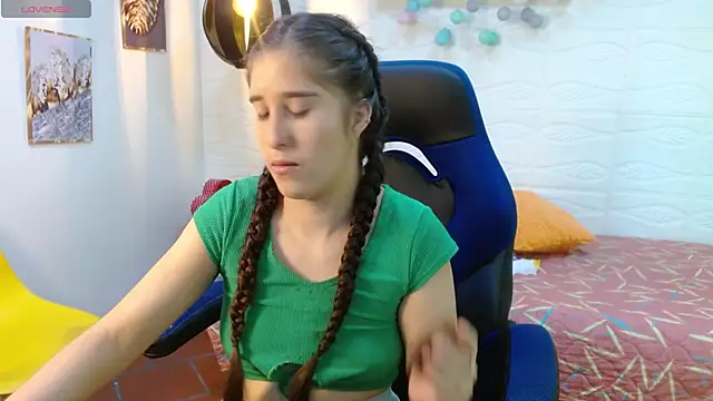 karlarousex online show from November 9, 2025, 3:16 am