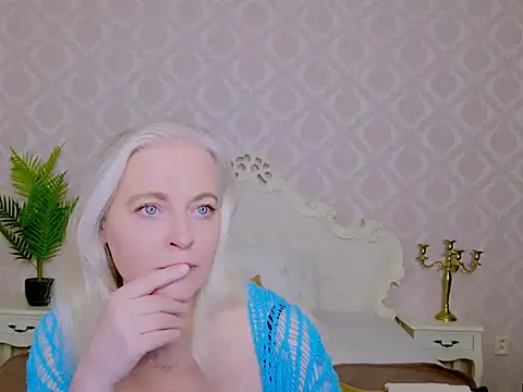 Anais Janson online show from April 25, 2026, 2:14 pm