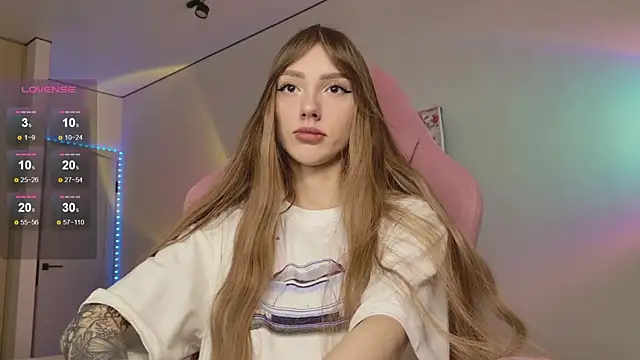 Snapshot of Lunainnk chatting on October 1, 2025, 1:11 am Lunainnk online show from October 1, 2025, 1:11 am