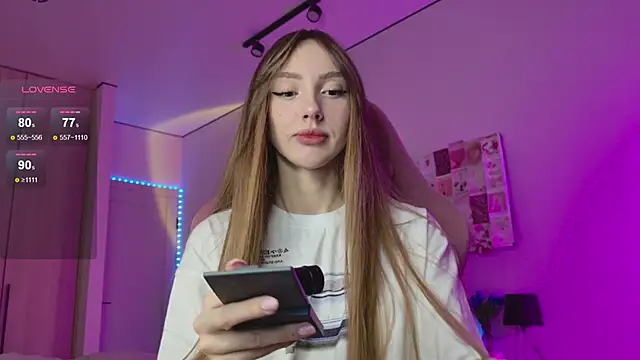 Snapshot of Lunainnk chatting on October 5, 2025, 12:42 am Lunainnk online show from October 5, 2025, 12:42 am