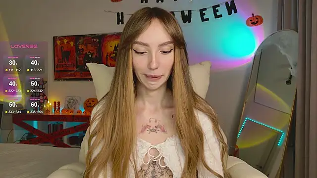 Snapshot of Lunainnk chatting on October 26, 2025, 12:49 am Lunainnk online show from October 26, 2025, 12:49 am