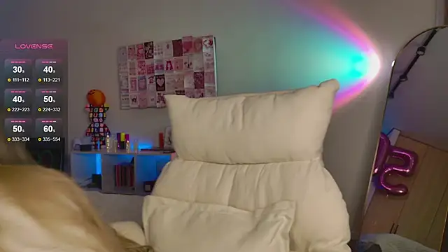 Snapshot of Lunainnk chatting on November 15, 2025, 1:47 am Lunainnk online show from November 15, 2025, 1:47 am