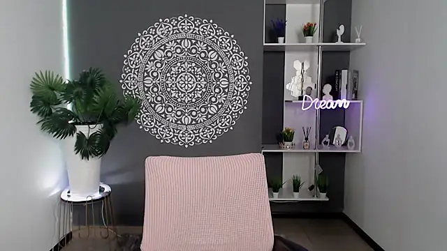 Snapshot of LunaPurrr chatting on September 16, 2025, 5:52 am LunaPurrr online show from September 16, 2025, 5:52 am