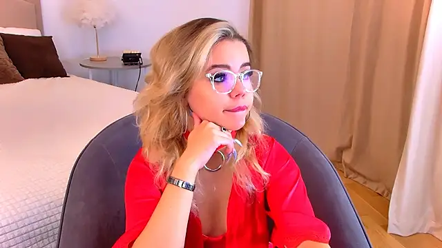 Snapshot of PrincessSlay chatting on September 18, 2025, 5:20 am PrincessSlay online show from September 18, 2025, 5:20 am