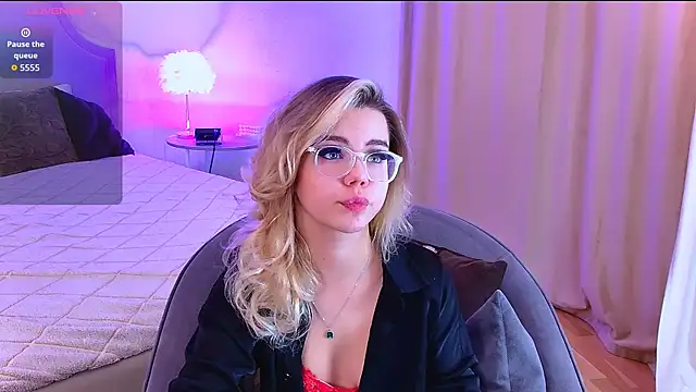 Snapshot of PrincessSlay chatting on September 29, 2025, 5:34 am PrincessSlay online show from September 29, 2025, 5:34 am