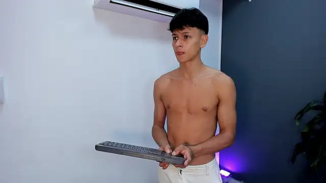 stephane rouss online show from November 1, 2025, 8:11 pm