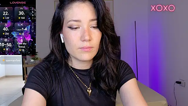 Eliih 01 online show from October 15, 2025, 6:08 pm