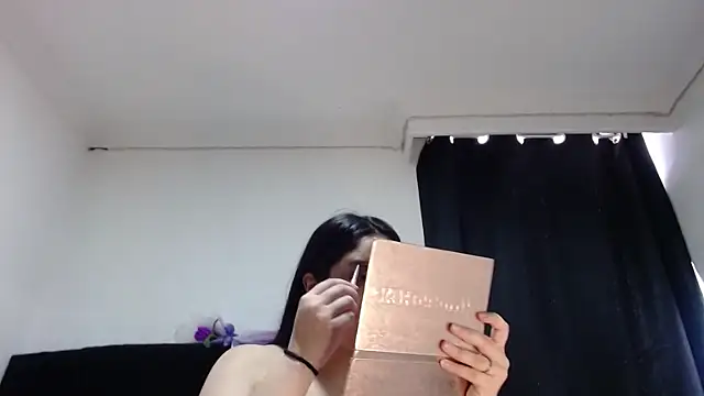 Electraweb 09 online show from September 24, 2025, 7:39 pm