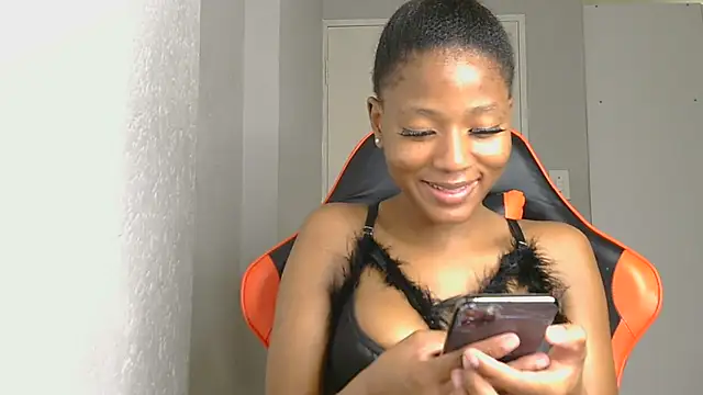 Ballenciaa online show from September 21, 2025, 7:15 pm