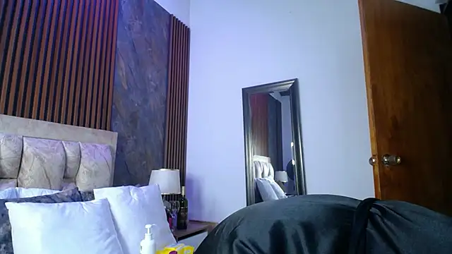 Snapshot of linda_cabal chatting on April 29, 2026, 9:32 pm linda cabal online show from April 29, 2026, 9:32 pm