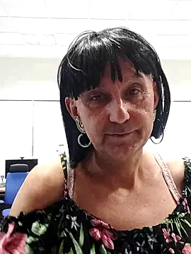 Emily de Carla online show from October 8, 2025, 3:31 pm