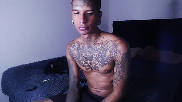 Snapshot of black_firex chatting on September 19, 2025, 5:02 pm black firex online show from September 19, 2025, 5:02 pm